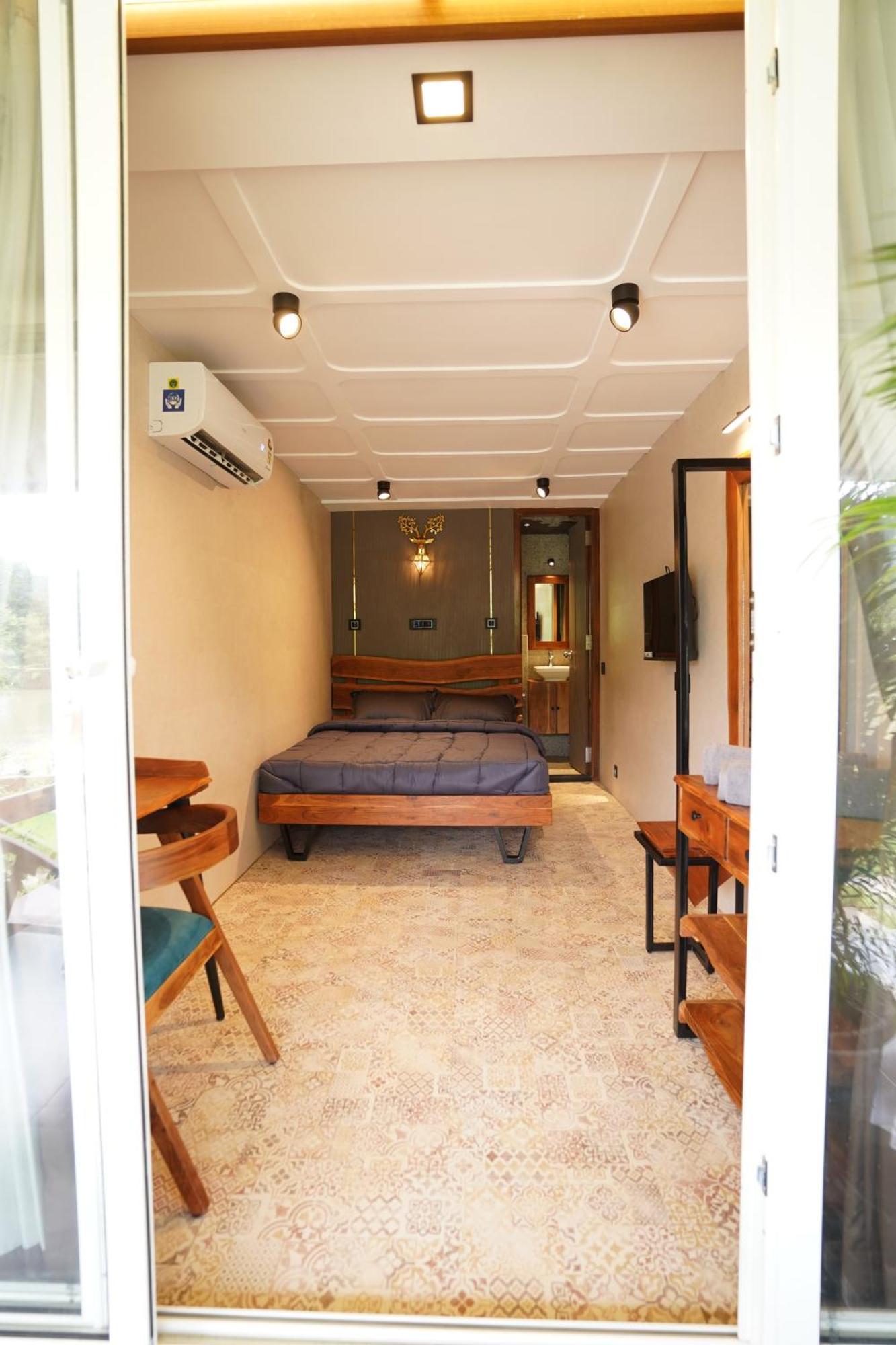 The Boat Club,Karjat Hotel Bagian luar foto