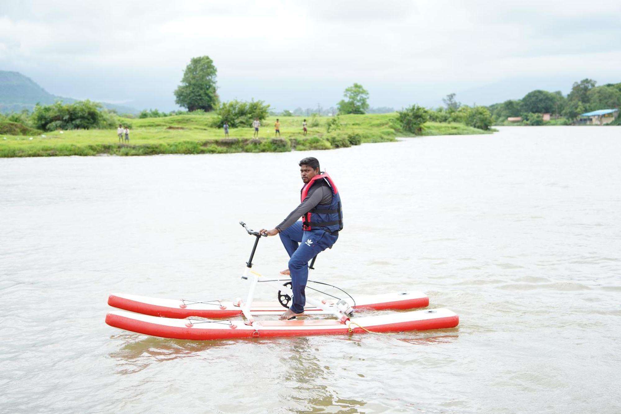 The Boat Club,Karjat Hotel Bagian luar foto
