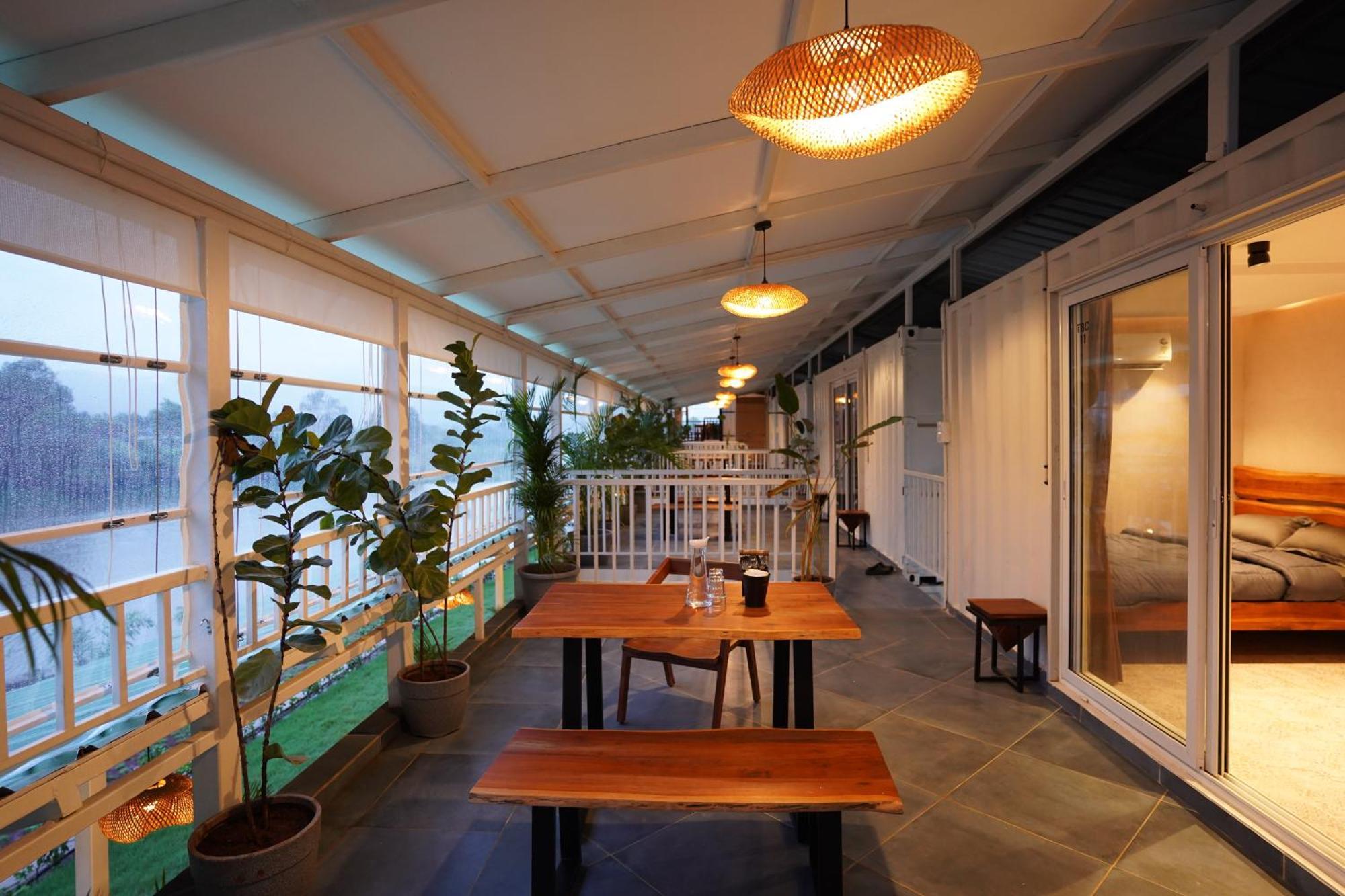 The Boat Club,Karjat Hotel Bagian luar foto