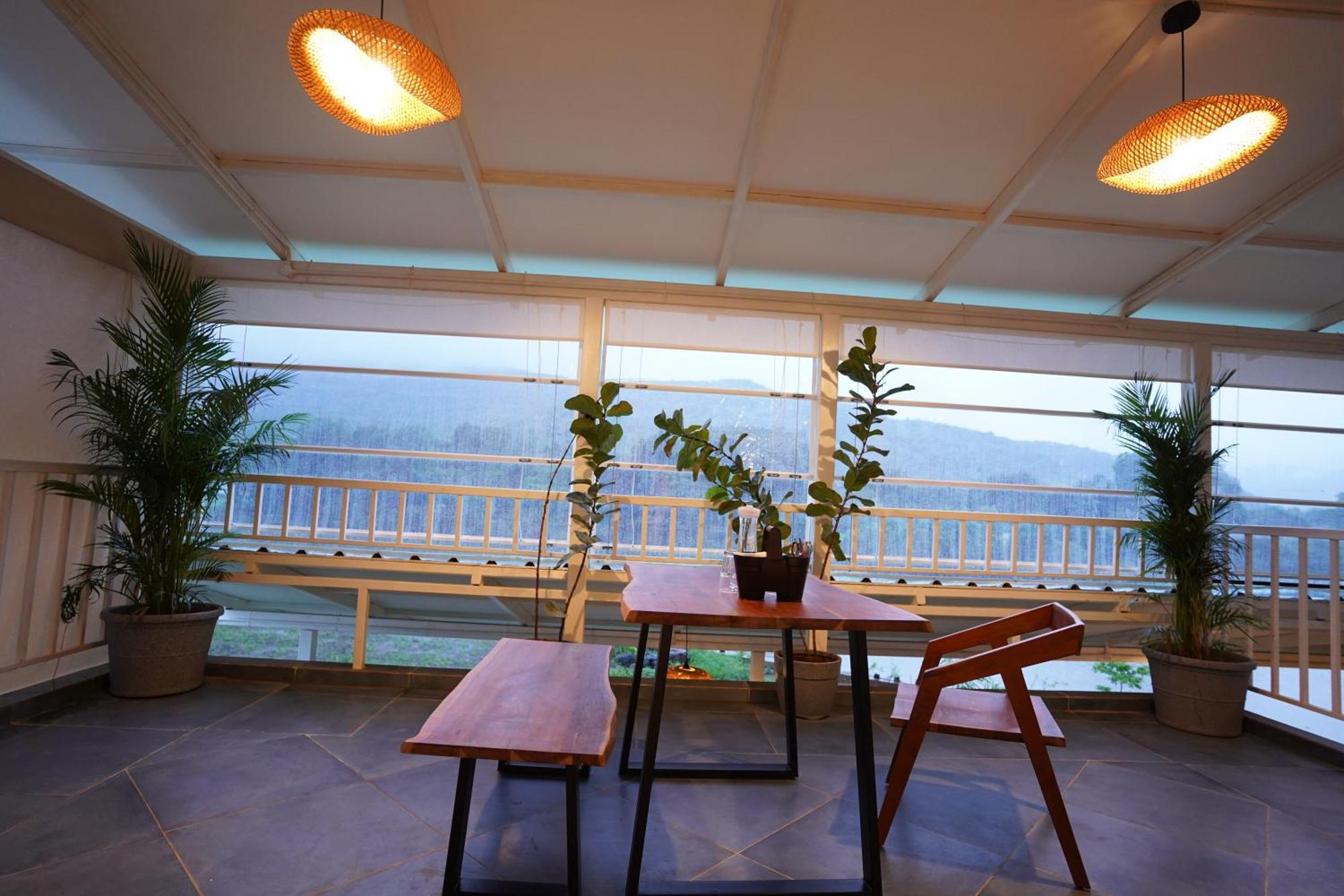 The Boat Club,Karjat Hotel Bagian luar foto
