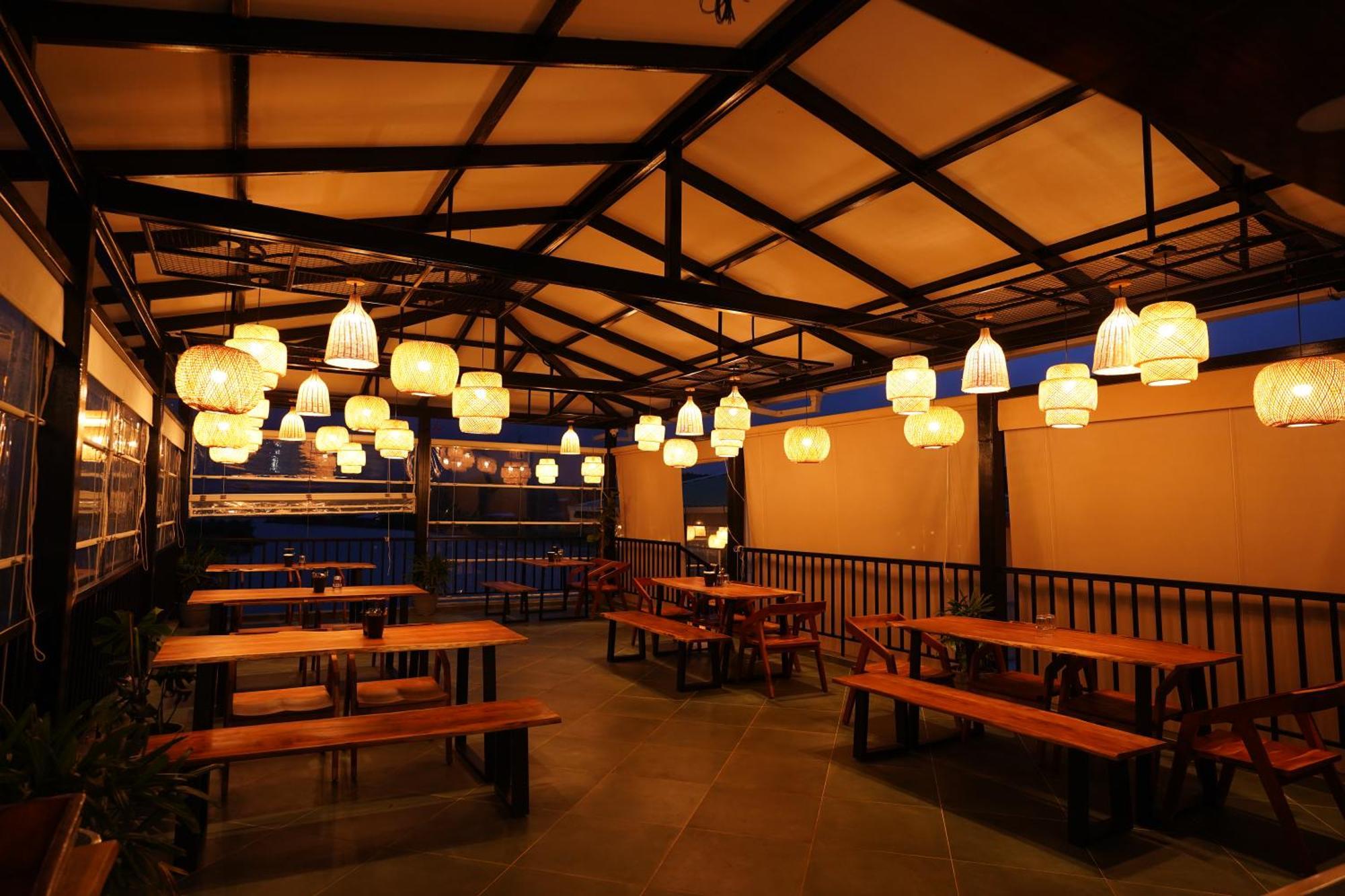 The Boat Club,Karjat Hotel Bagian luar foto