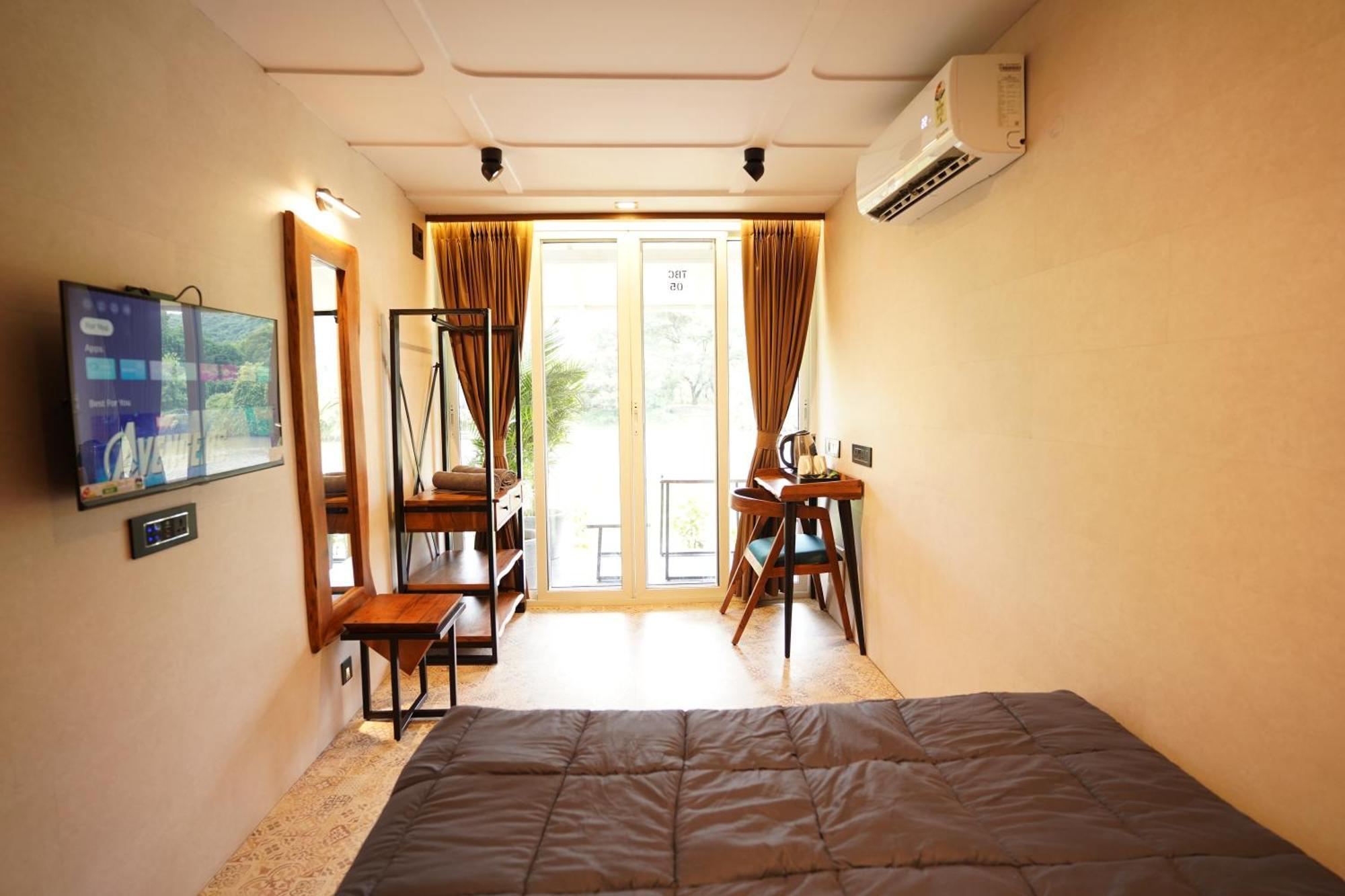 The Boat Club,Karjat Hotel Bagian luar foto