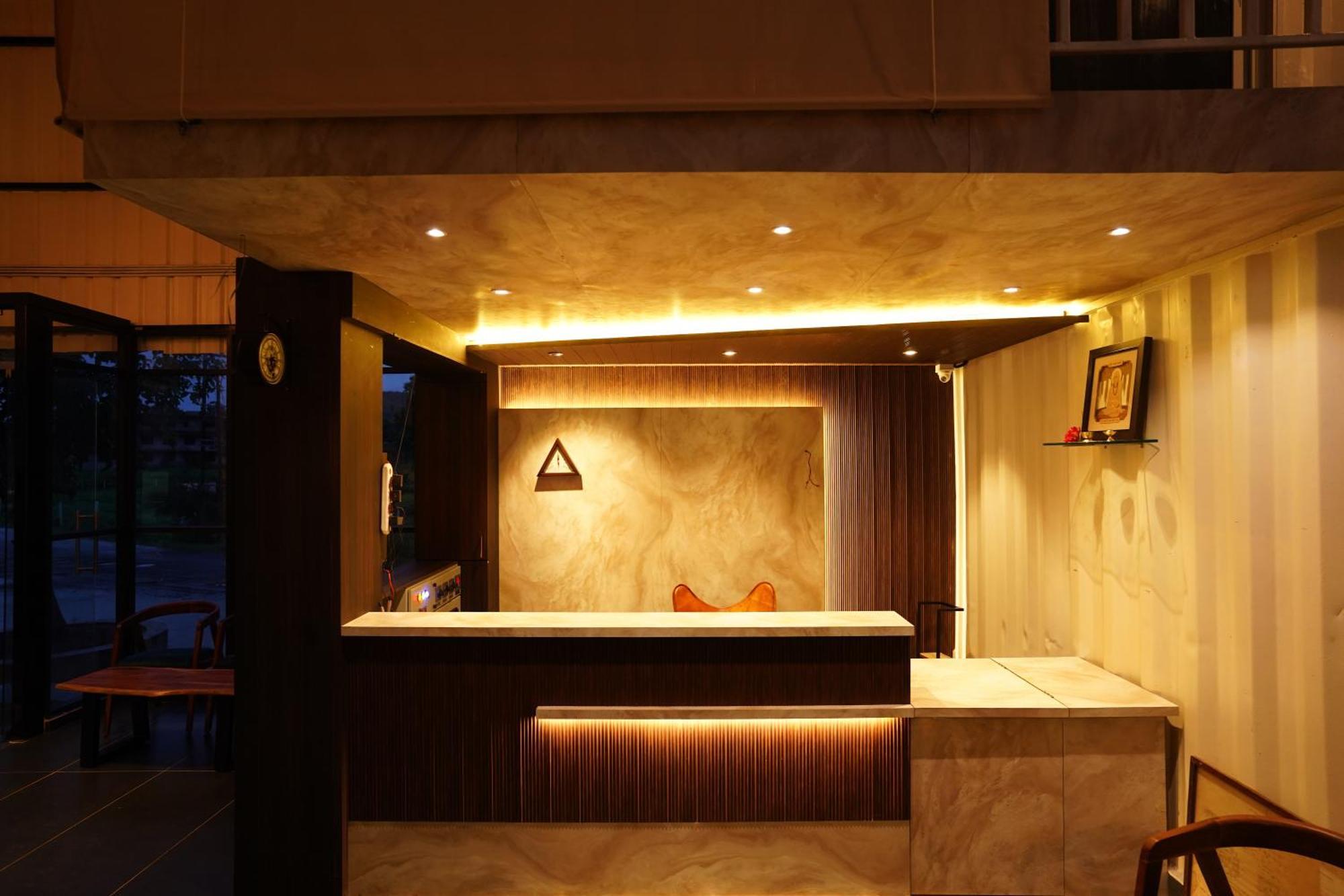 The Boat Club,Karjat Hotel Bagian luar foto