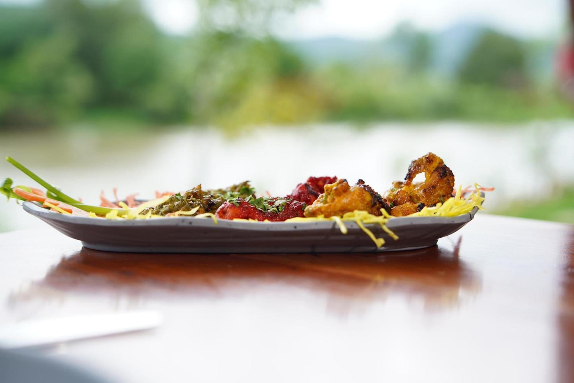 The Boat Club,Karjat Hotel Bagian luar foto