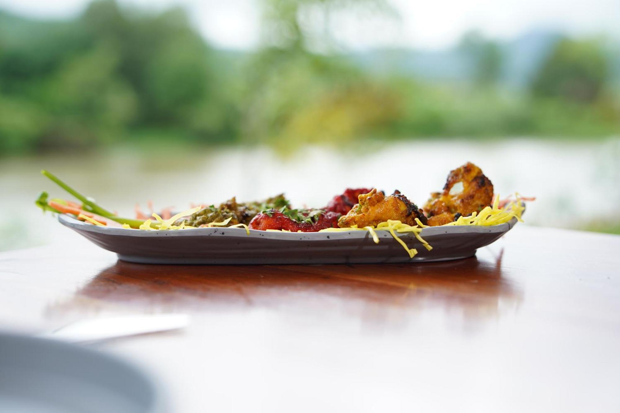 The Boat Club,Karjat Hotel Bagian luar foto