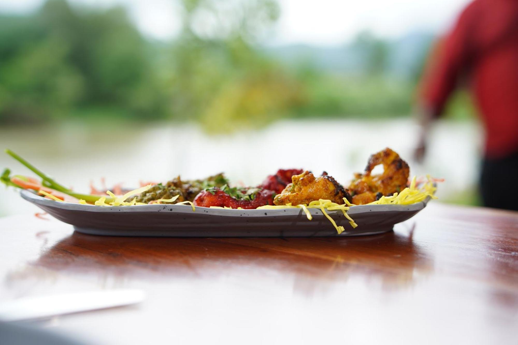The Boat Club,Karjat Hotel Bagian luar foto