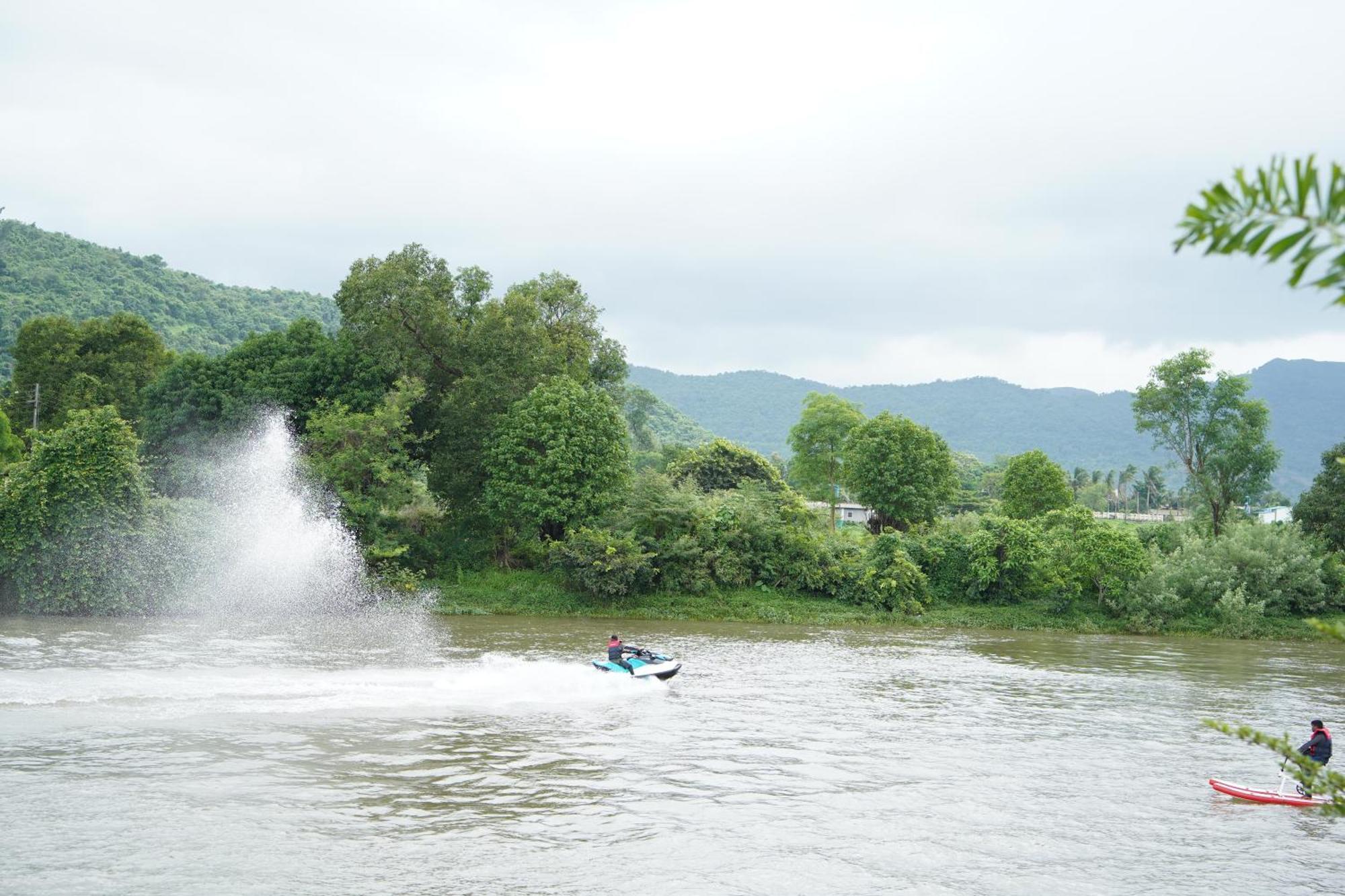 The Boat Club,Karjat Hotel Bagian luar foto