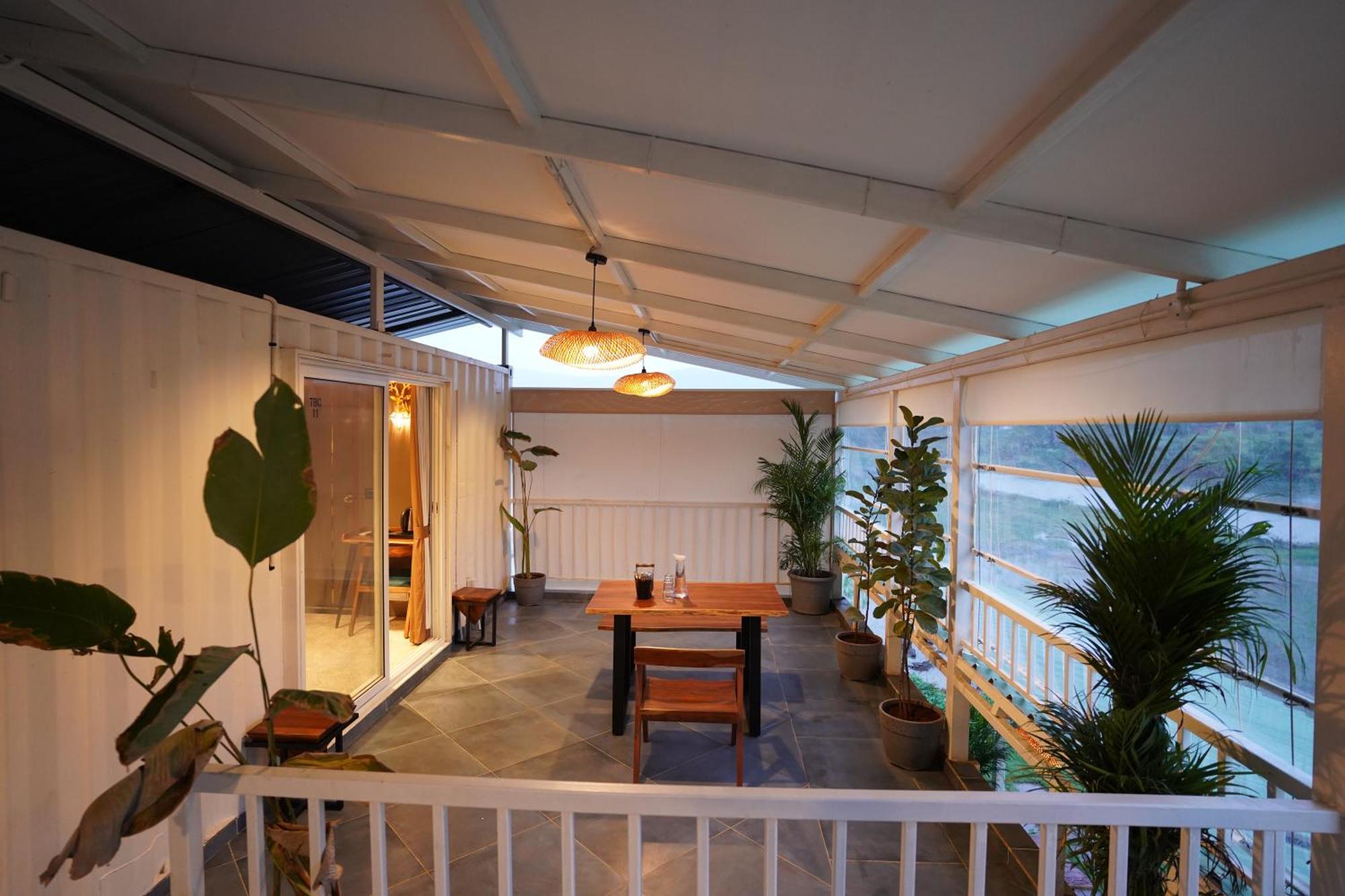 The Boat Club,Karjat Hotel Bagian luar foto
