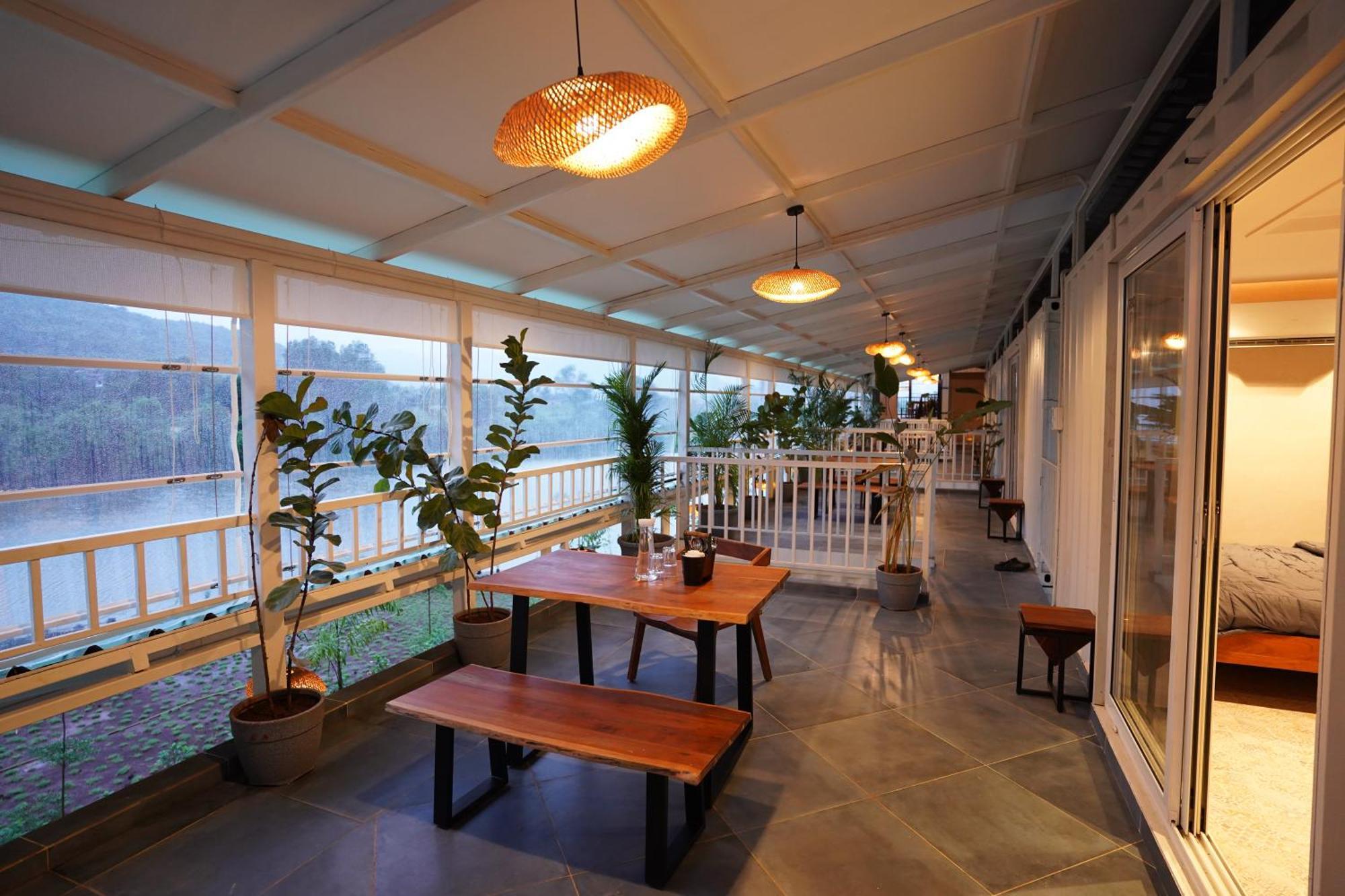 The Boat Club,Karjat Hotel Bagian luar foto